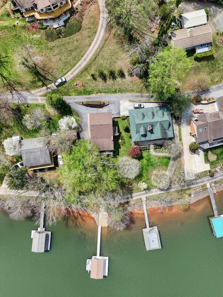 Hayesville, North Carolina, 28904, United States, 3 Bedrooms Bedrooms, ,4 BathroomsBathrooms,Residential,For Sale,1758410