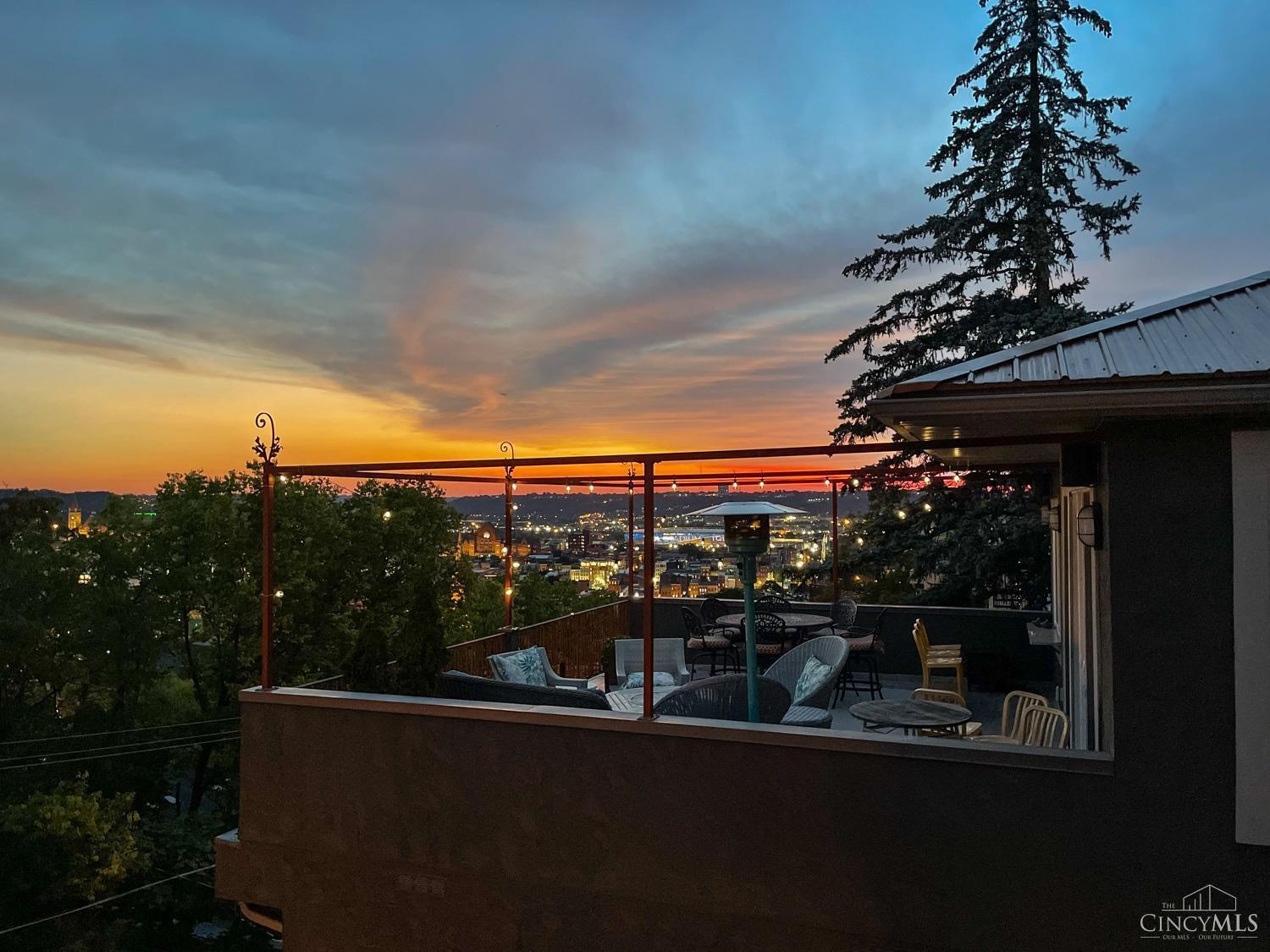 Cincinnati, Ohio, 45202, United States, 3 Bedrooms Bedrooms, ,4 BathroomsBathrooms,Residential,For Sale,1968931