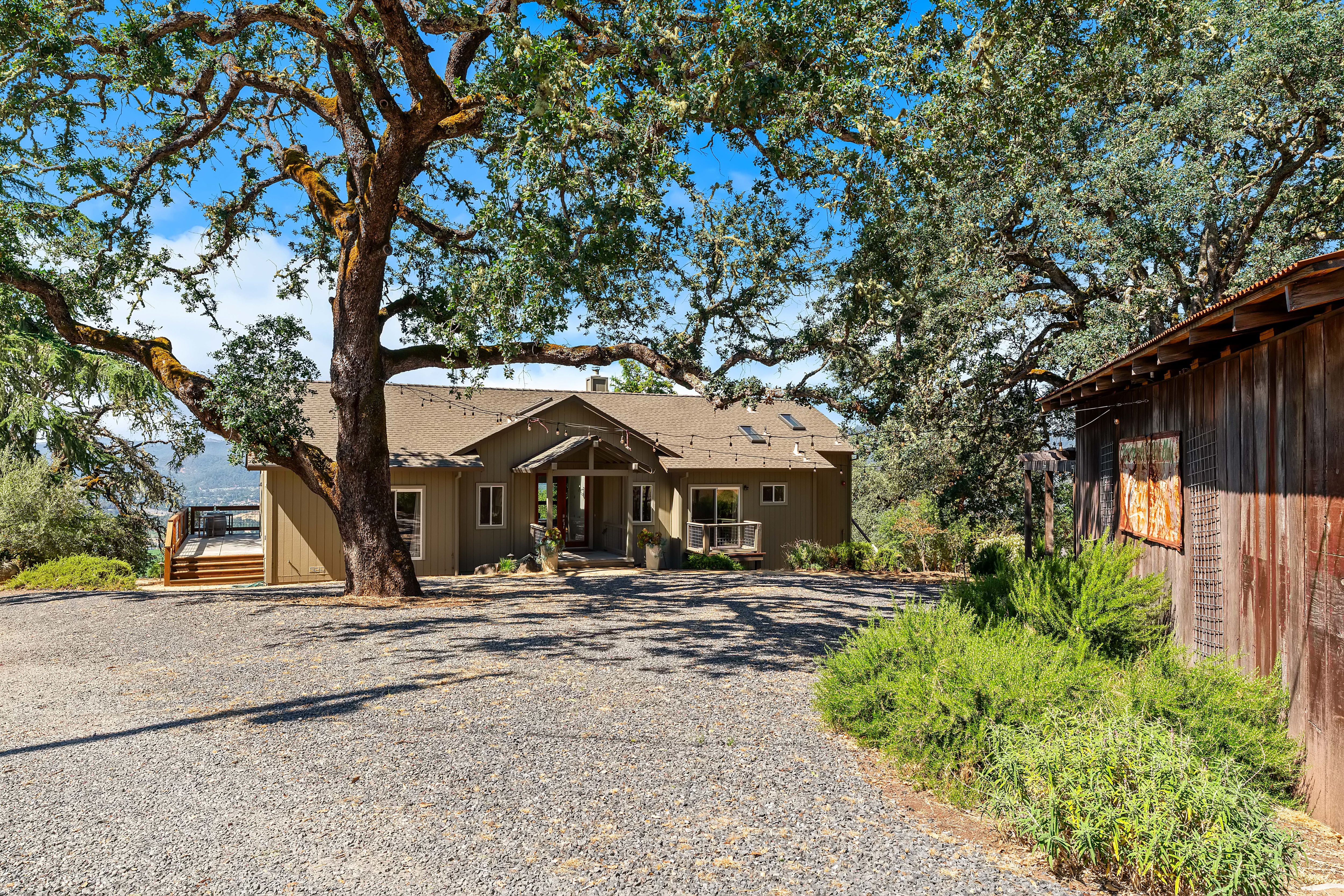  Exceptional Estate Perched On Over 11± Private Acres - 物件實景