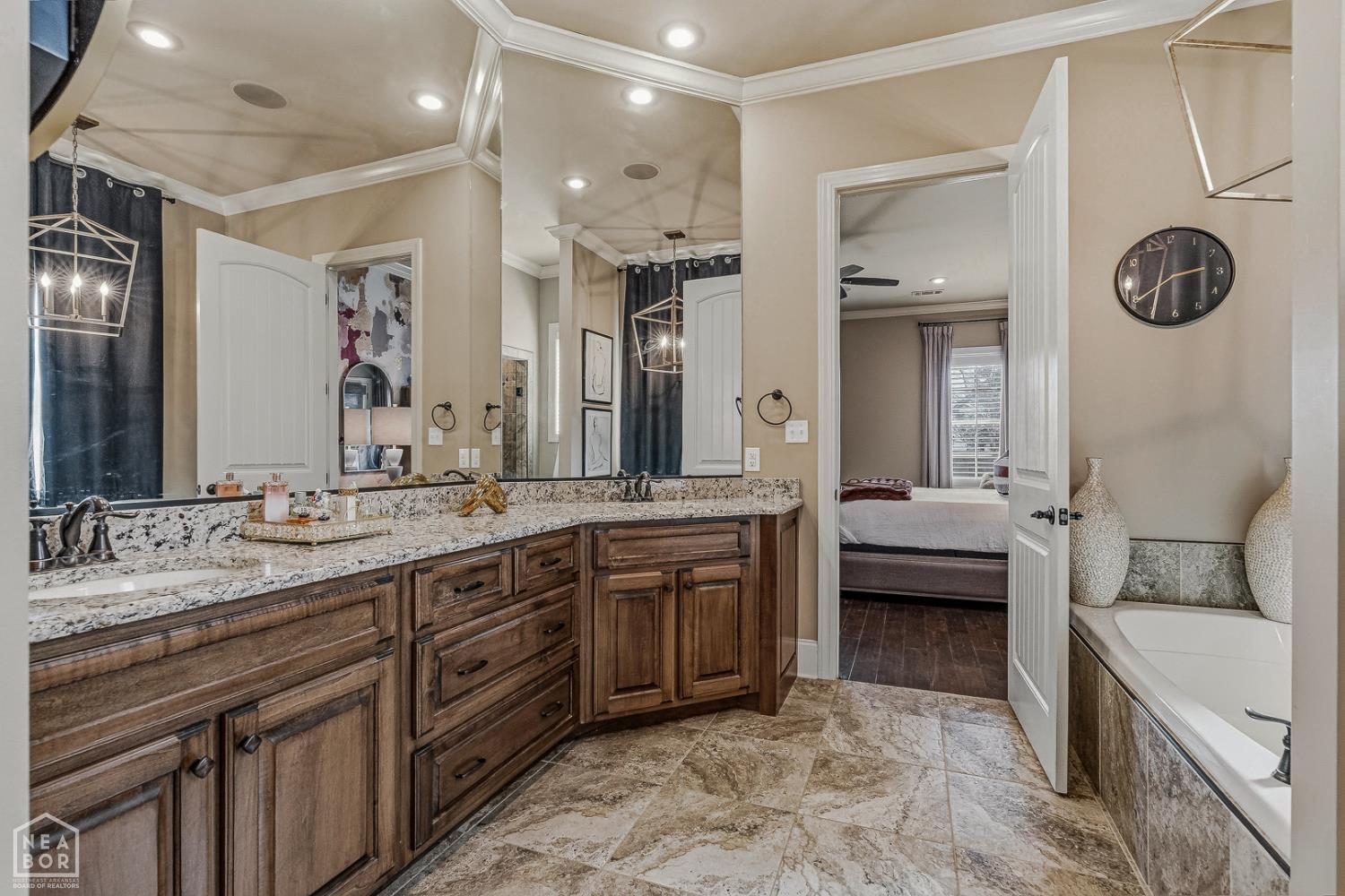 Jonesboro, Arkansas, 72404, United States, 4 Bedrooms Bedrooms, ,4 BathroomsBathrooms,Residential,For Sale,2031922