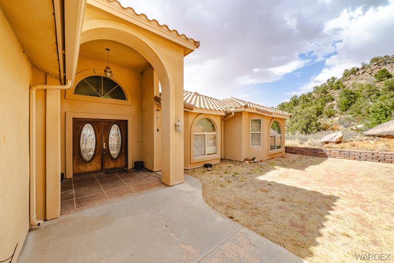 Kingman, Arizona, 86401, United States, 3 Bedrooms Bedrooms, ,2 BathroomsBathrooms,Residential,For Sale,1980873