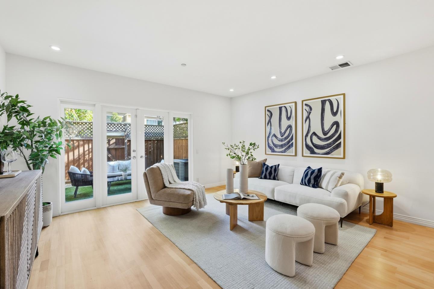 Santa Clara, California, 95050, United States, 2 Bedrooms Bedrooms, ,3 BathroomsBathrooms,Residential,For Sale,1989026