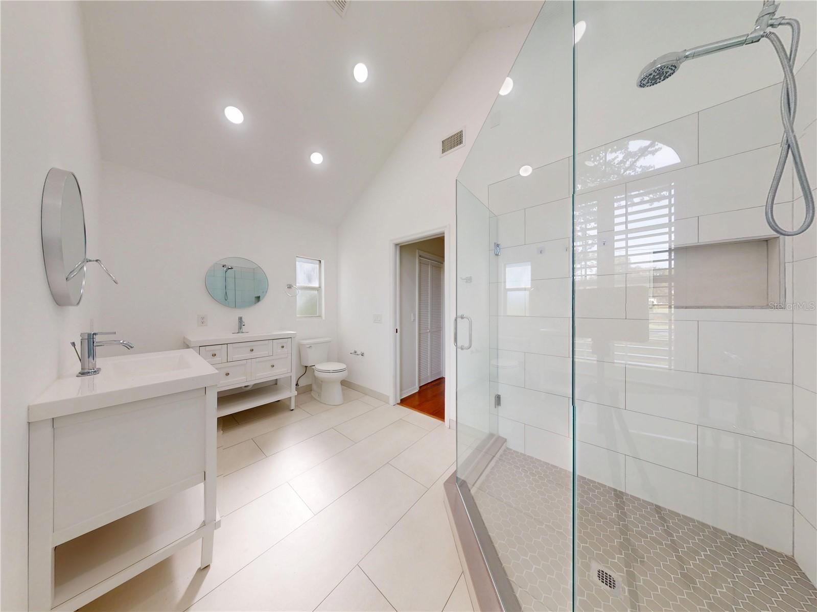 OCALA, Florida, 34482, United States, 4 Bedrooms Bedrooms, ,2 BathroomsBathrooms,Residential,For Sale,1991110