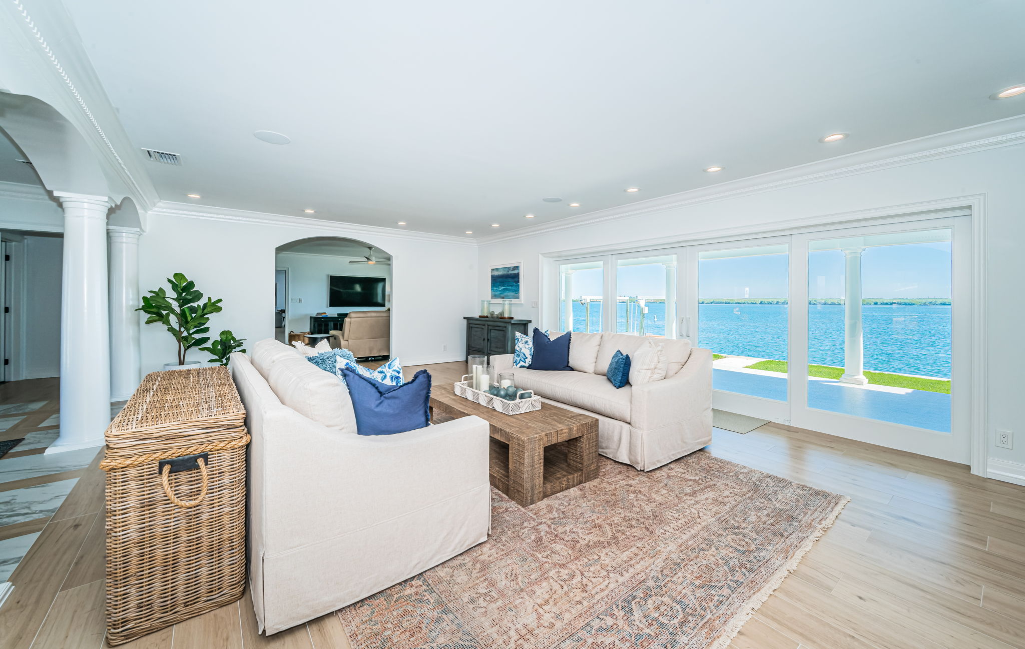 St Petersburg, Florida, 33715, United States, 4 Bedrooms Bedrooms, ,6 BathroomsBathrooms,Residential,For Sale,1978713