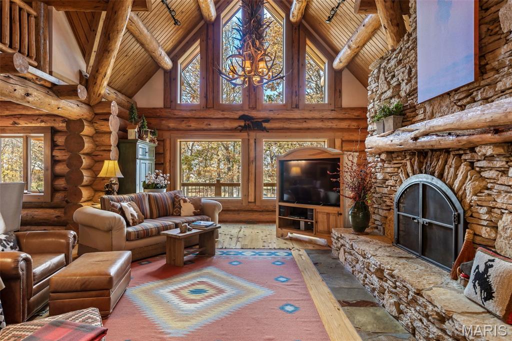 Farmington, Missouri, 63640, United States, 3 Bedrooms Bedrooms, ,4 BathroomsBathrooms,Residential,For Sale,1991980