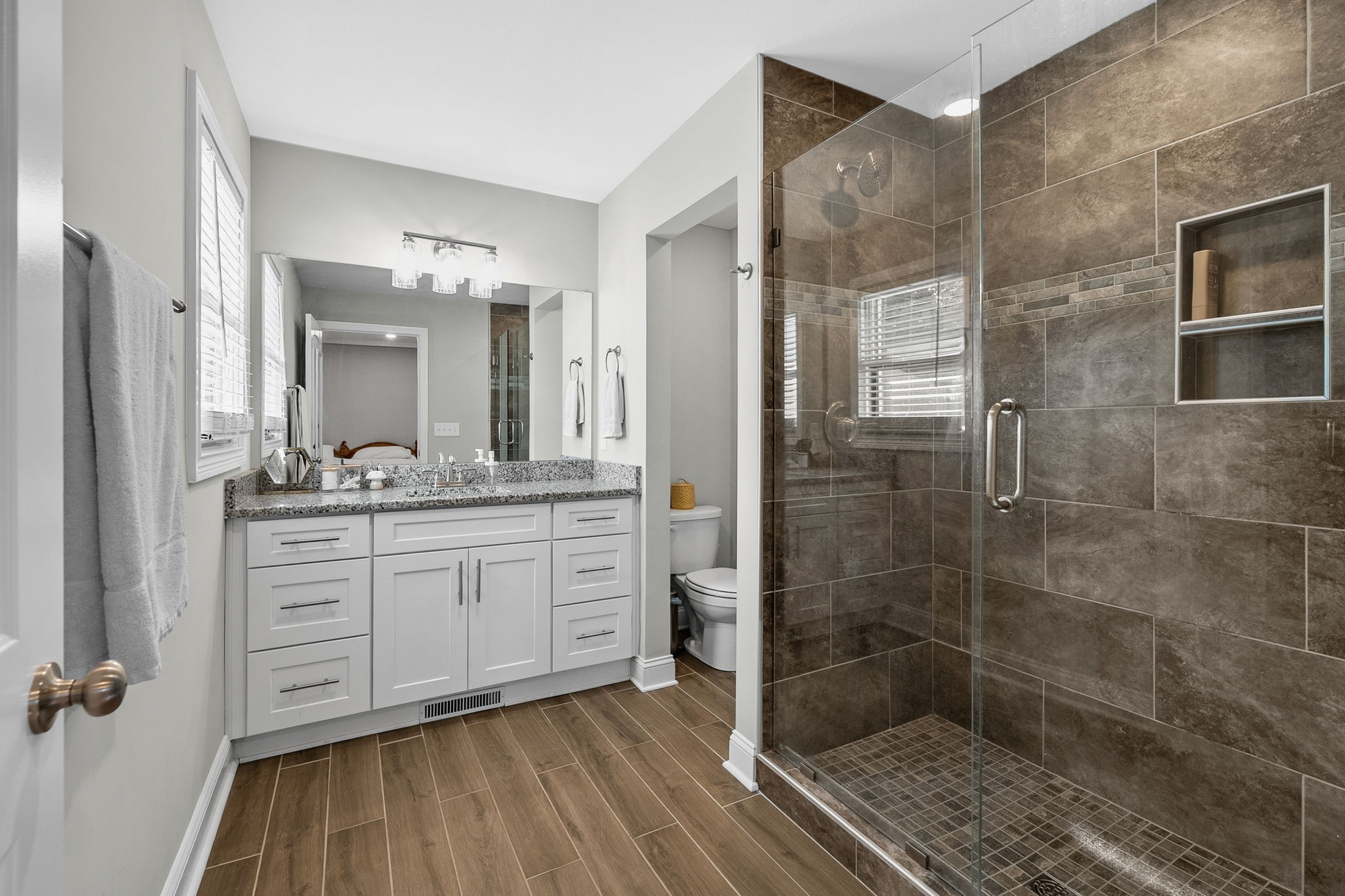 Clarksville, Tennessee, 37040, United States, 4 Bedrooms Bedrooms, ,3 BathroomsBathrooms,Residential,For Sale,1988852