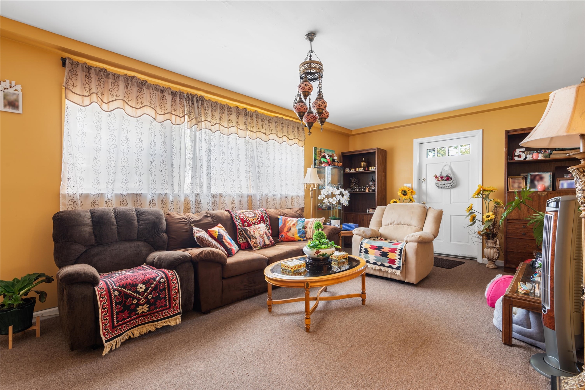Howard Beach, New York, 11414, United States, 4 Bedrooms Bedrooms, ,3 BathroomsBathrooms,Residential,For Sale,1835164