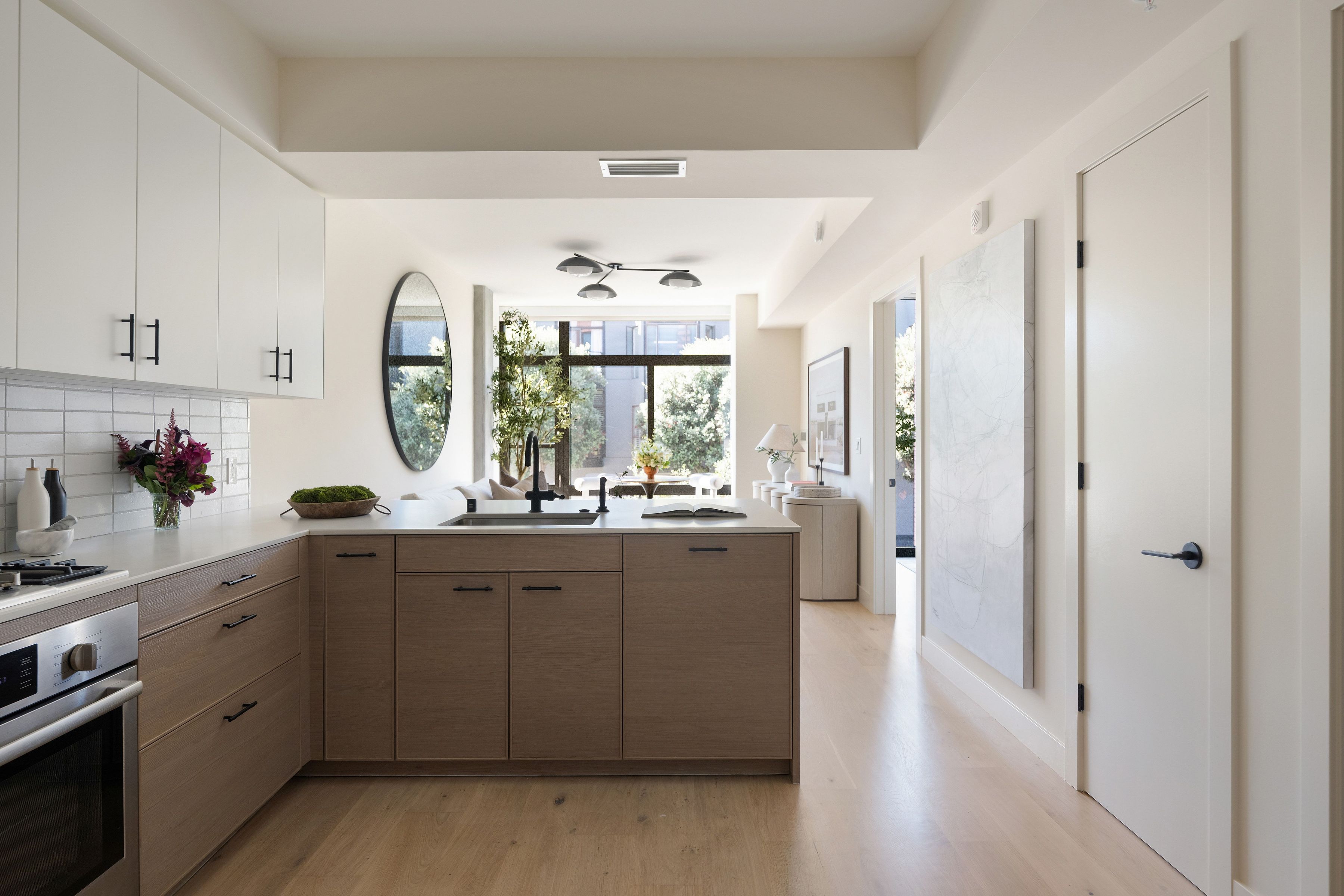  1598 Bay Street #205 - 物件實景