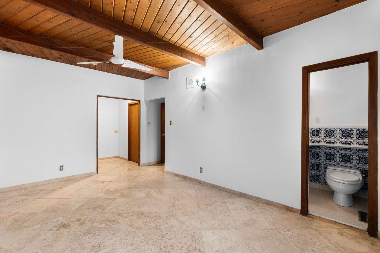 Albuquerque, New Mexico, 87106, United States, 4 Bedrooms Bedrooms, ,5 BathroomsBathrooms,Residential,For Sale,1896146