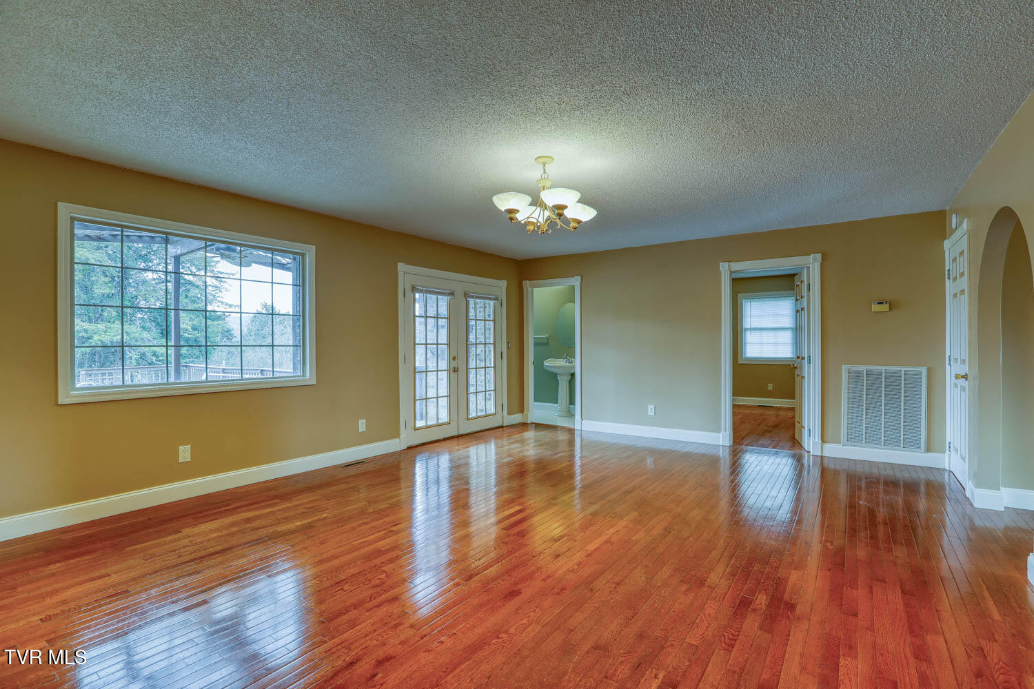 Rogersville, Tennessee, 37857, United States, 4 Bedrooms Bedrooms, ,4 BathroomsBathrooms,Residential,For Sale,1977931