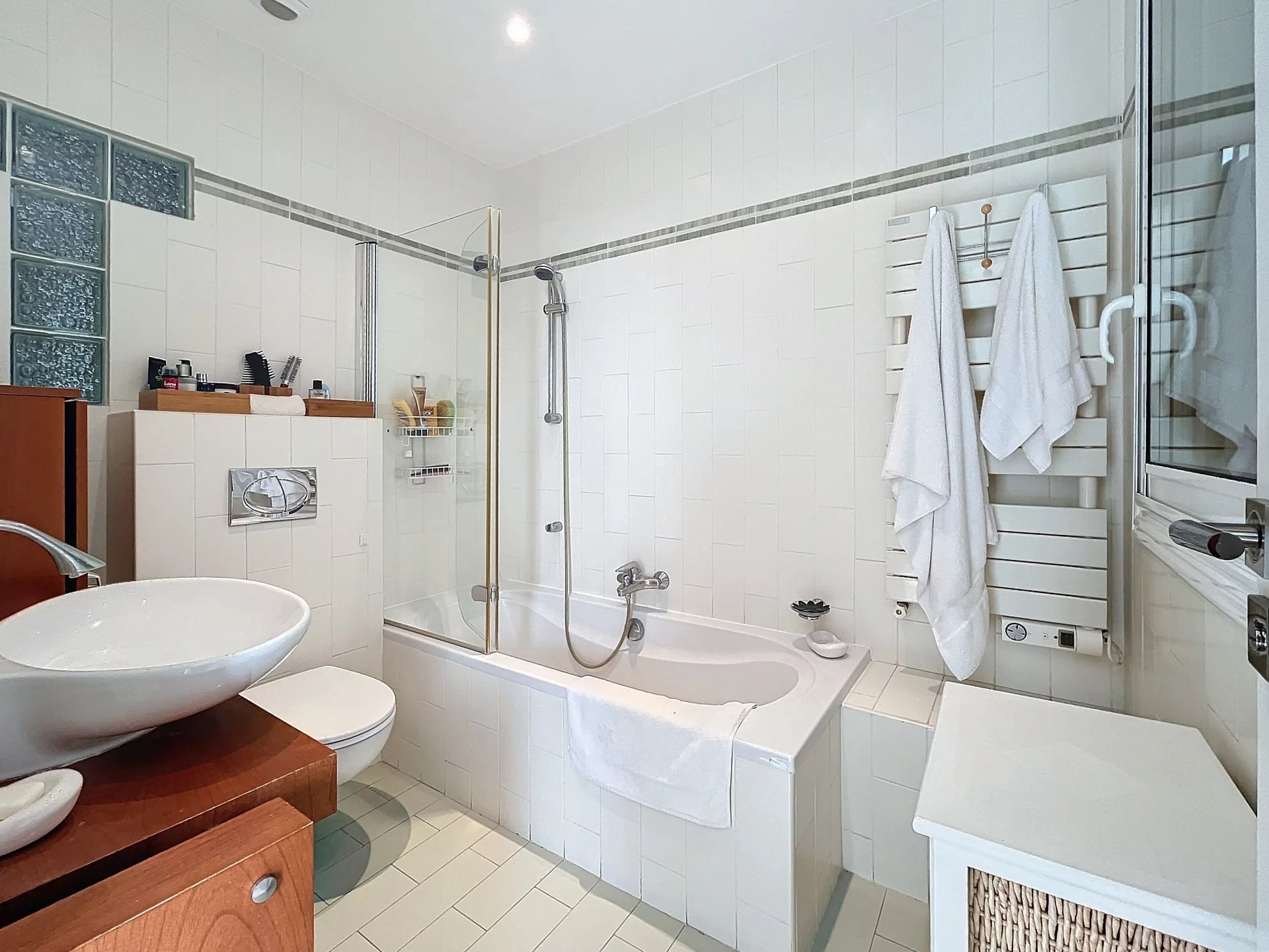 Le Cannet, Provence-Alpes-Côte d’Azur, 06110, FR, 3 Bedrooms Bedrooms, ,2 BathroomsBathrooms,Residential,For Sale,1656167