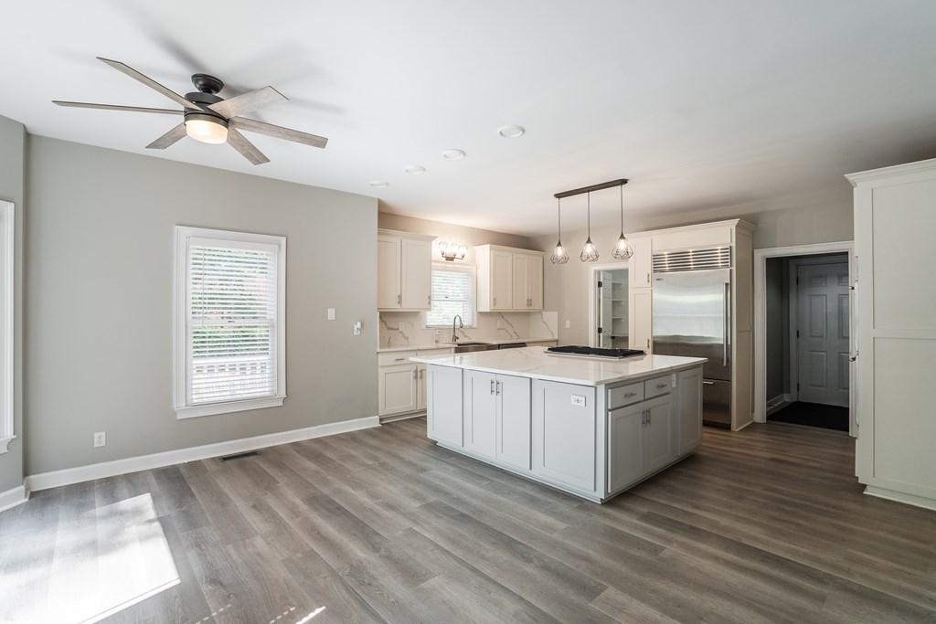 DALTON, Georgia, 30720, United States, 5 Bedrooms Bedrooms, ,4 BathroomsBathrooms,Residential,For Sale,1847169