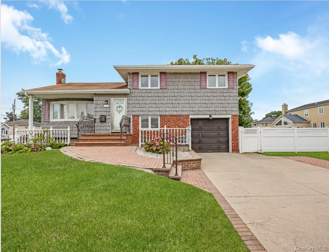 Washington St, Farmingdale, NY 11735