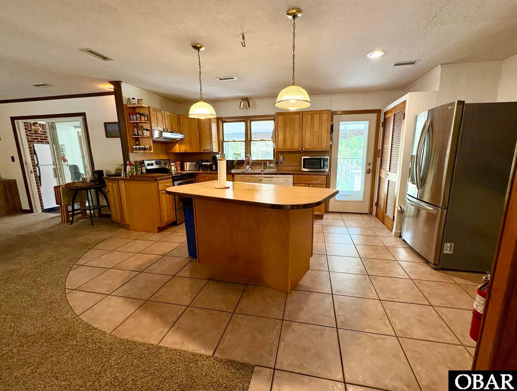 Kill Devil Hills, North Carolina, 27948-8406, United States, 3 Bedrooms Bedrooms, ,3 BathroomsBathrooms,Residential,For Sale,1959327