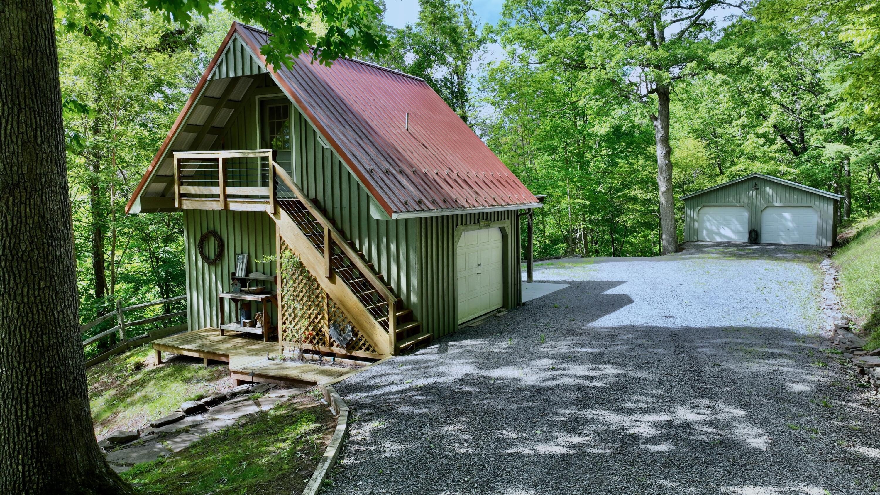 Hinton, West Virginia, 25951, United States, 3 Bedrooms Bedrooms, ,2 BathroomsBathrooms,Residential,For Sale,1847106