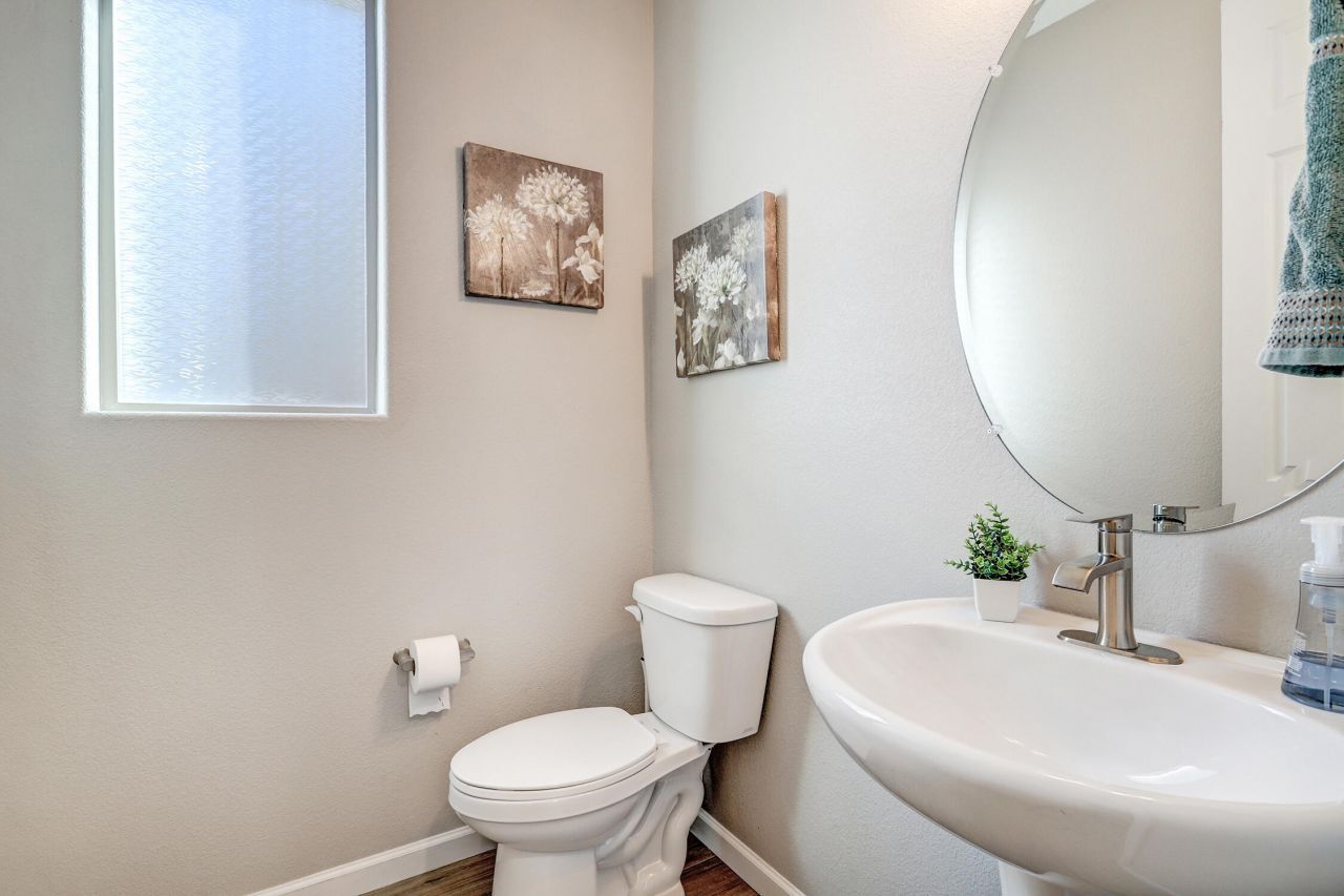 Rio Rancho, New Mexico, 87124, United States, 5 Bedrooms Bedrooms, ,4 BathroomsBathrooms,Residential,For Sale,2003162