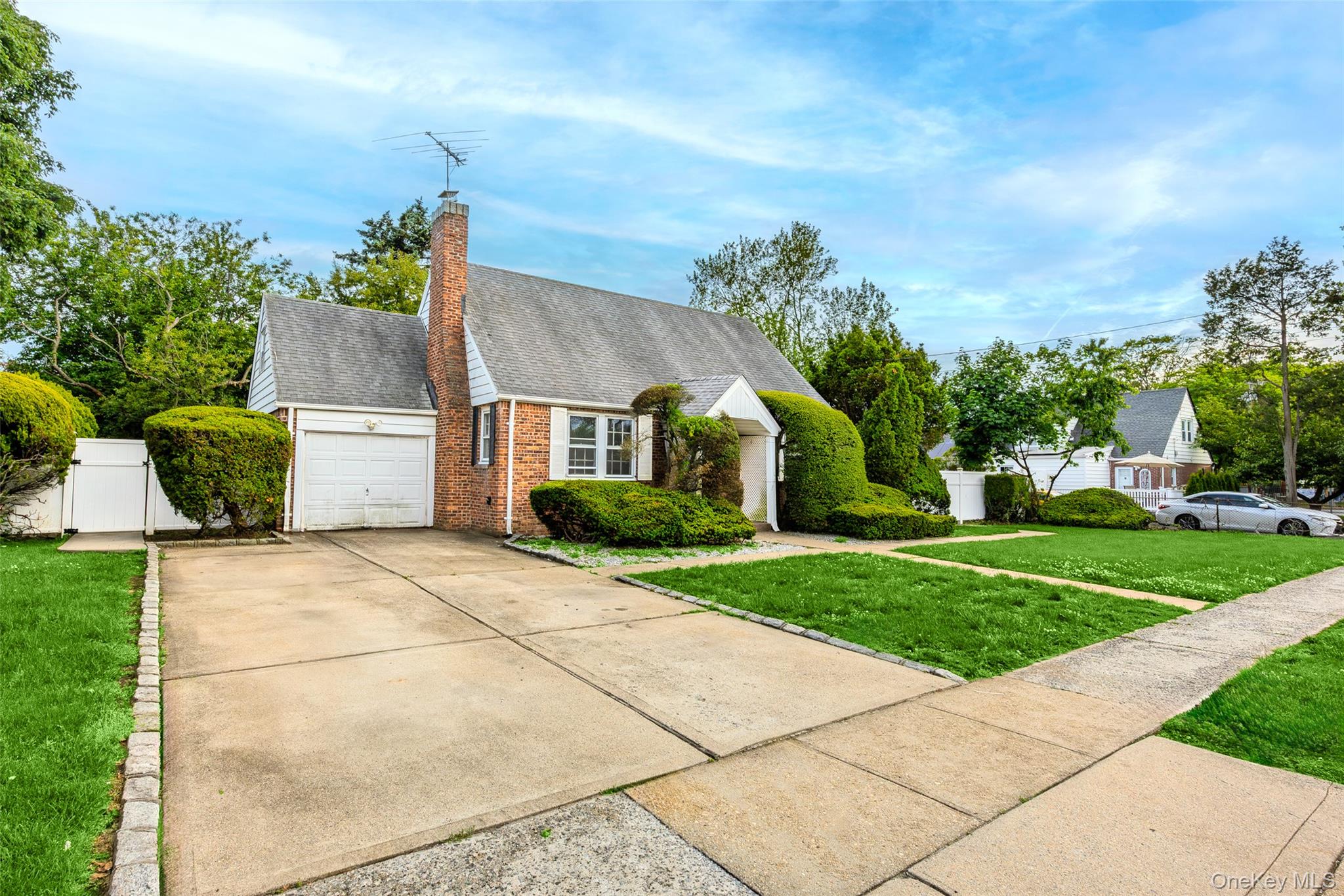 Uniondale, New York, 11553, United States, 4 Bedrooms Bedrooms, ,3 BathroomsBathrooms,Residential,For Sale,2049271