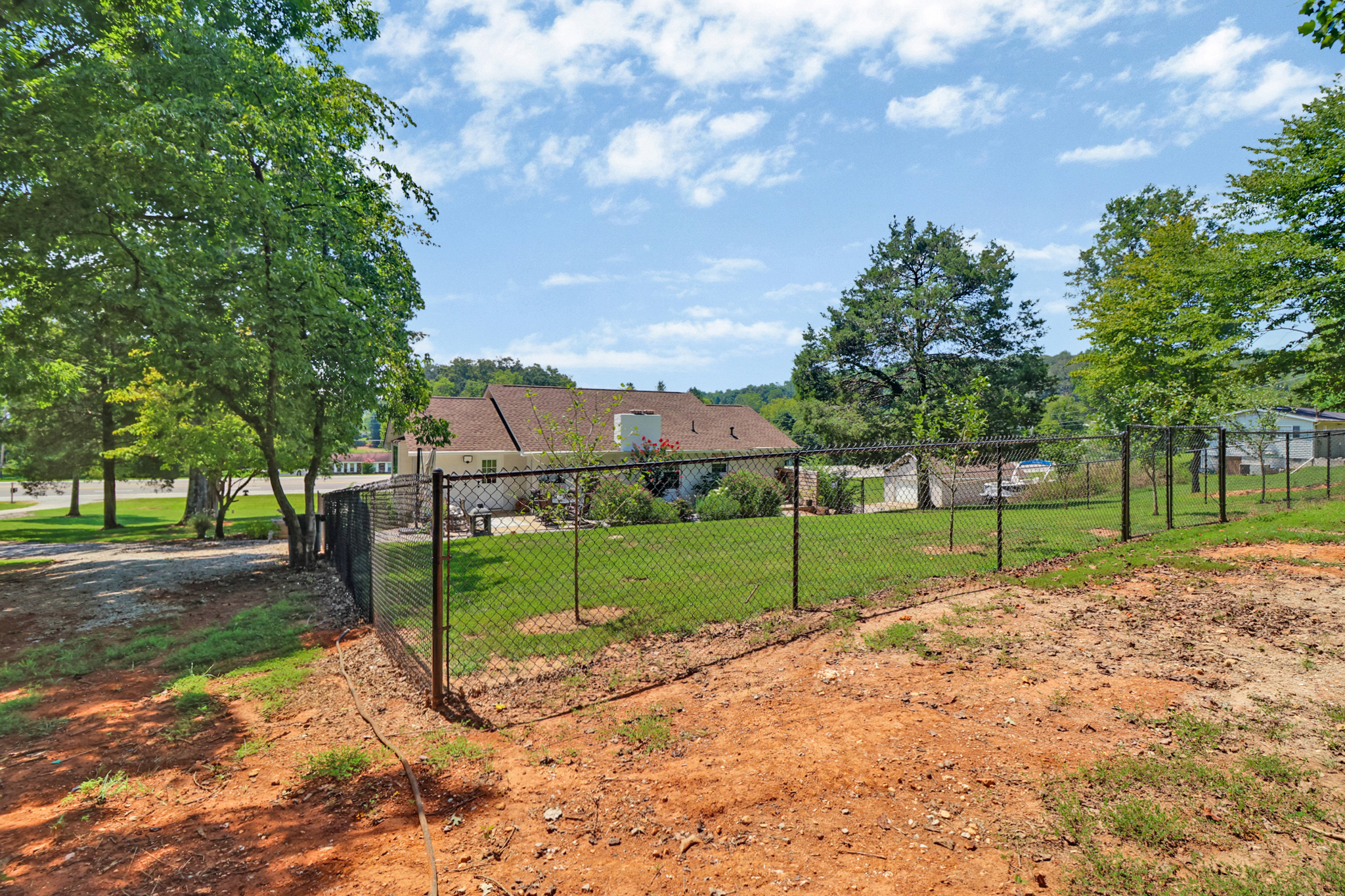 Rockwood, Tennessee, 37854, United States, 4 Bedrooms Bedrooms, ,3 BathroomsBathrooms,Residential,For Sale,2011403