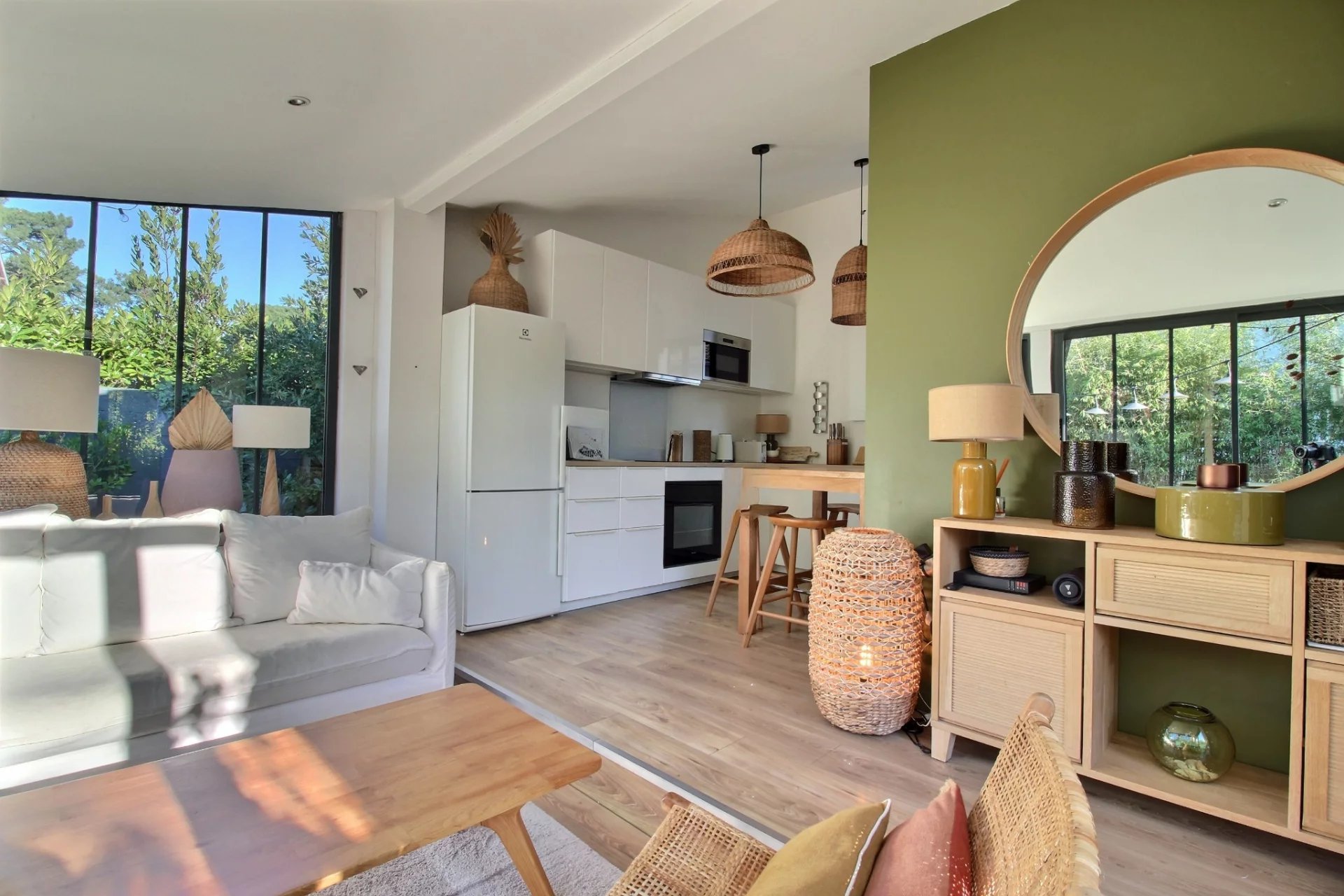 Arcachon, New Aquitaine, 33120, FR, 2 Bedrooms Bedrooms, ,1 BathroomBathrooms,Residential,For Sale,1684392