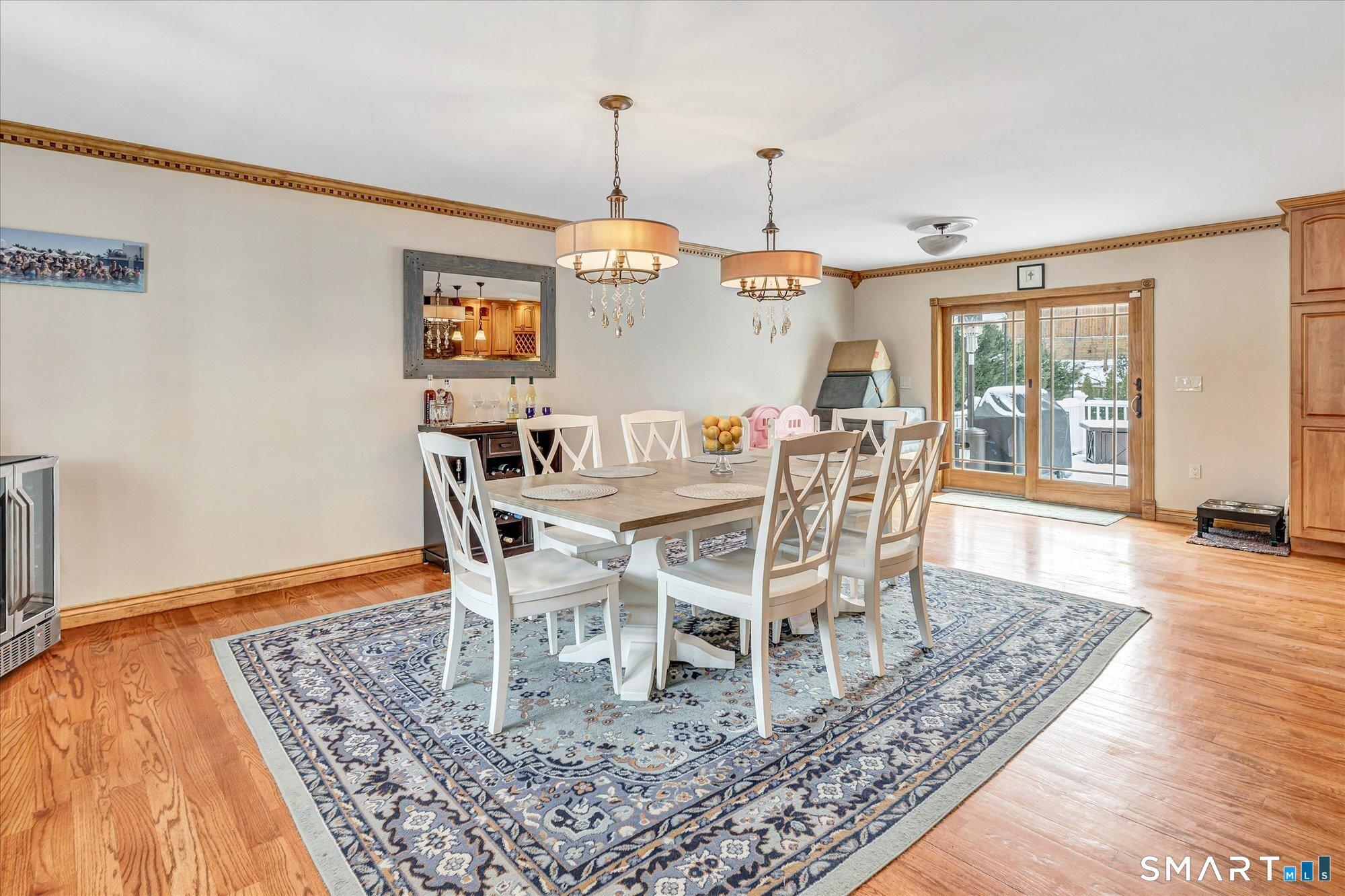 Milford, Connecticut, 06461, United States, 3 Bedrooms Bedrooms, ,3 BathroomsBathrooms,Residential,For Sale,2012517