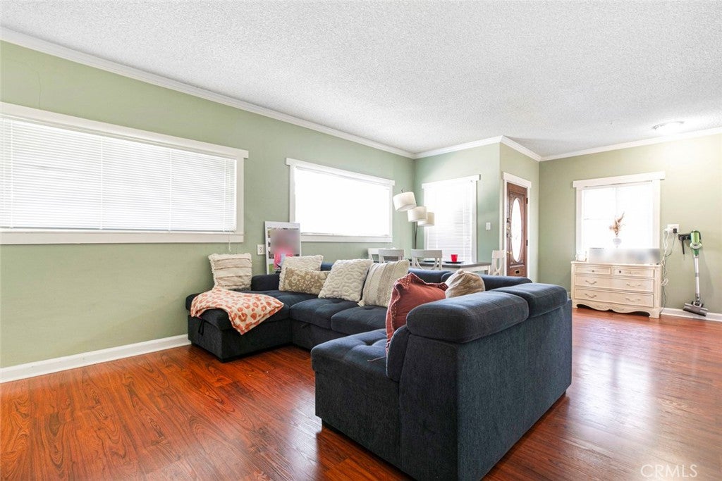 Pasadena, California, 91101, United States, 2 Bedrooms Bedrooms, ,1 BathroomBathrooms,Residential,For Sale,1996885