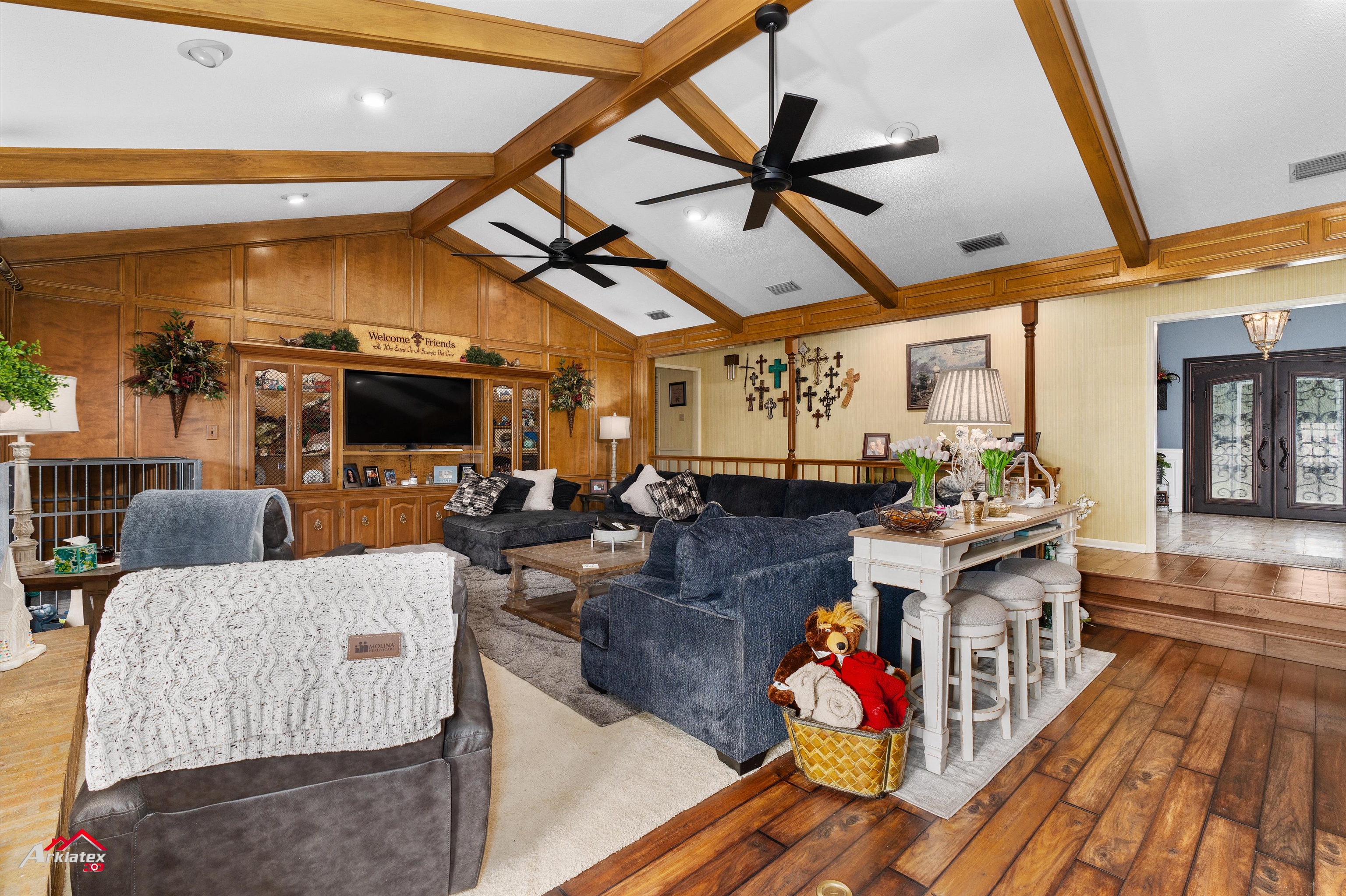 Henderson, Texas, 75654, United States, 3 Bedrooms Bedrooms, ,4 BathroomsBathrooms,Residential,For Sale,1975189