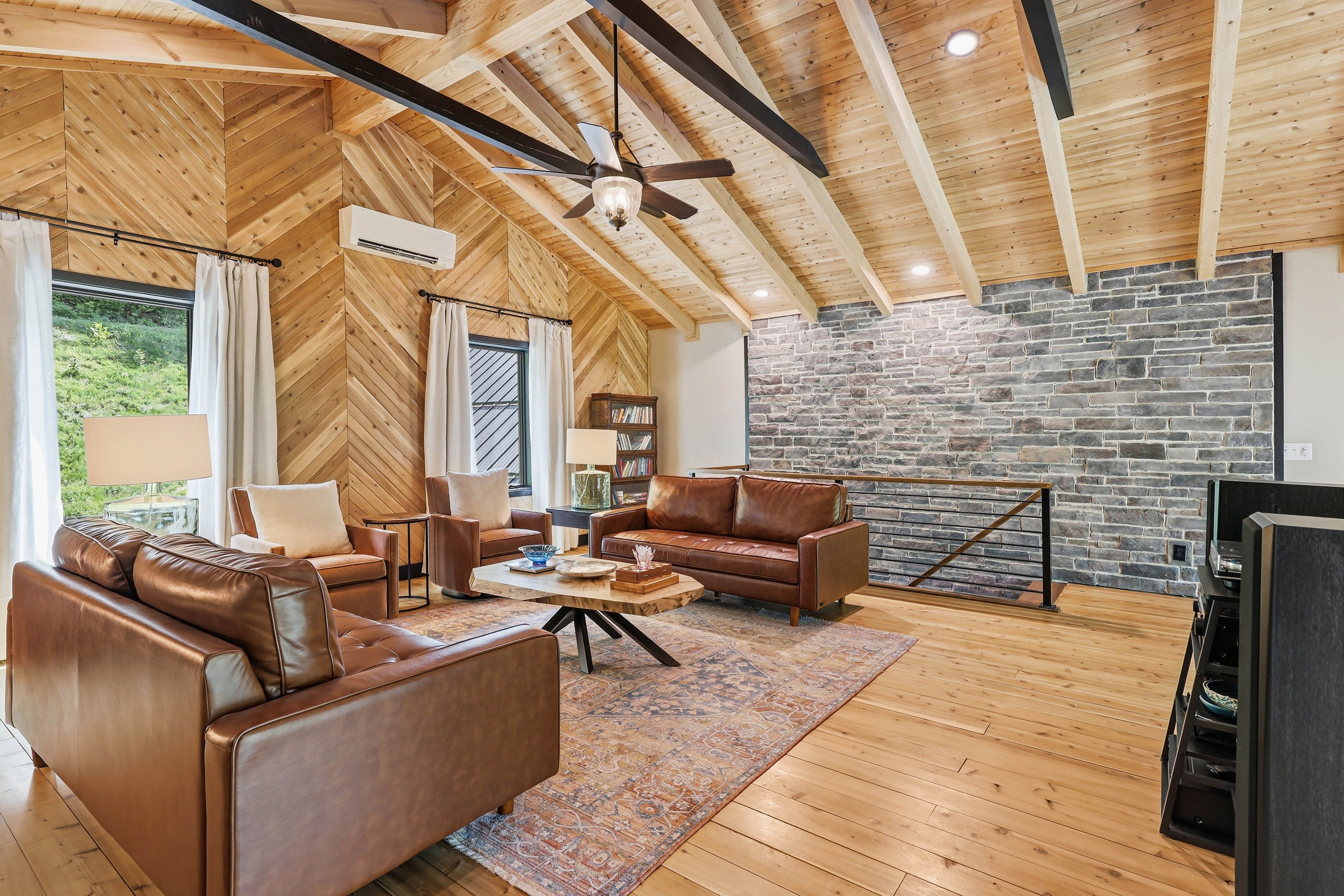  1050 Wattersonville Road, Allegheny Riverfront - 物件實景