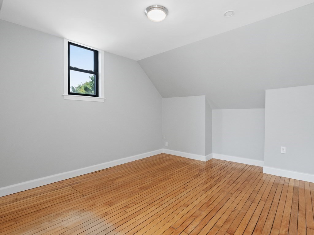 Waltham, Massachusetts, 02453, United States, 5 Bedrooms Bedrooms, ,3 BathroomsBathrooms,Residential,For Sale,1744769