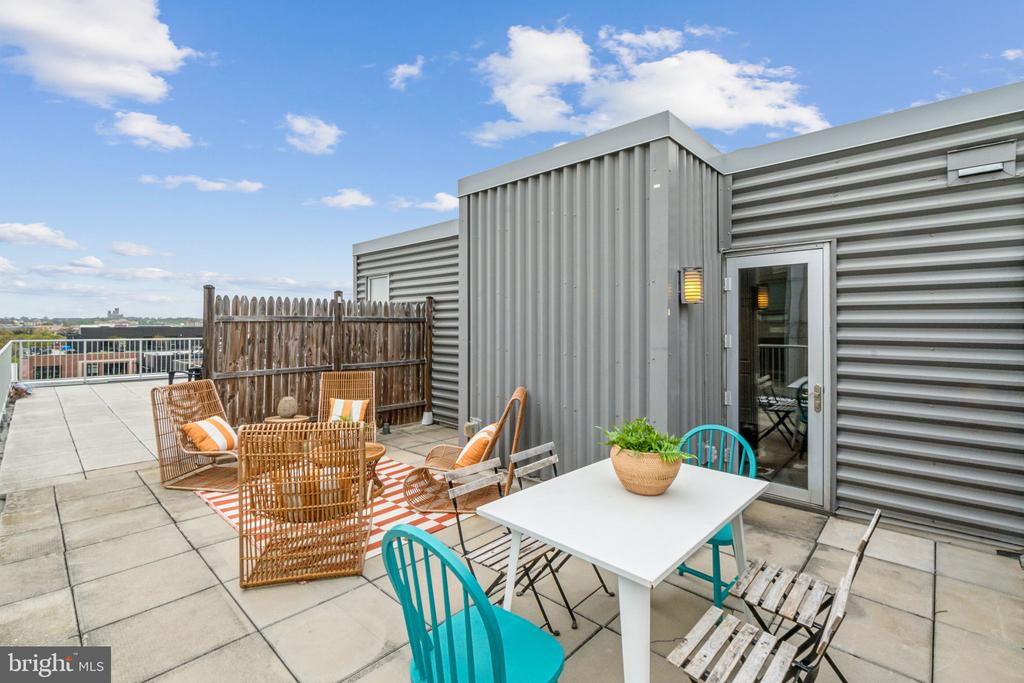 Washington, District of Columbia, 20010, United States, 2 Bedrooms Bedrooms, ,2 BathroomsBathrooms,Residential,For Sale,1943394
