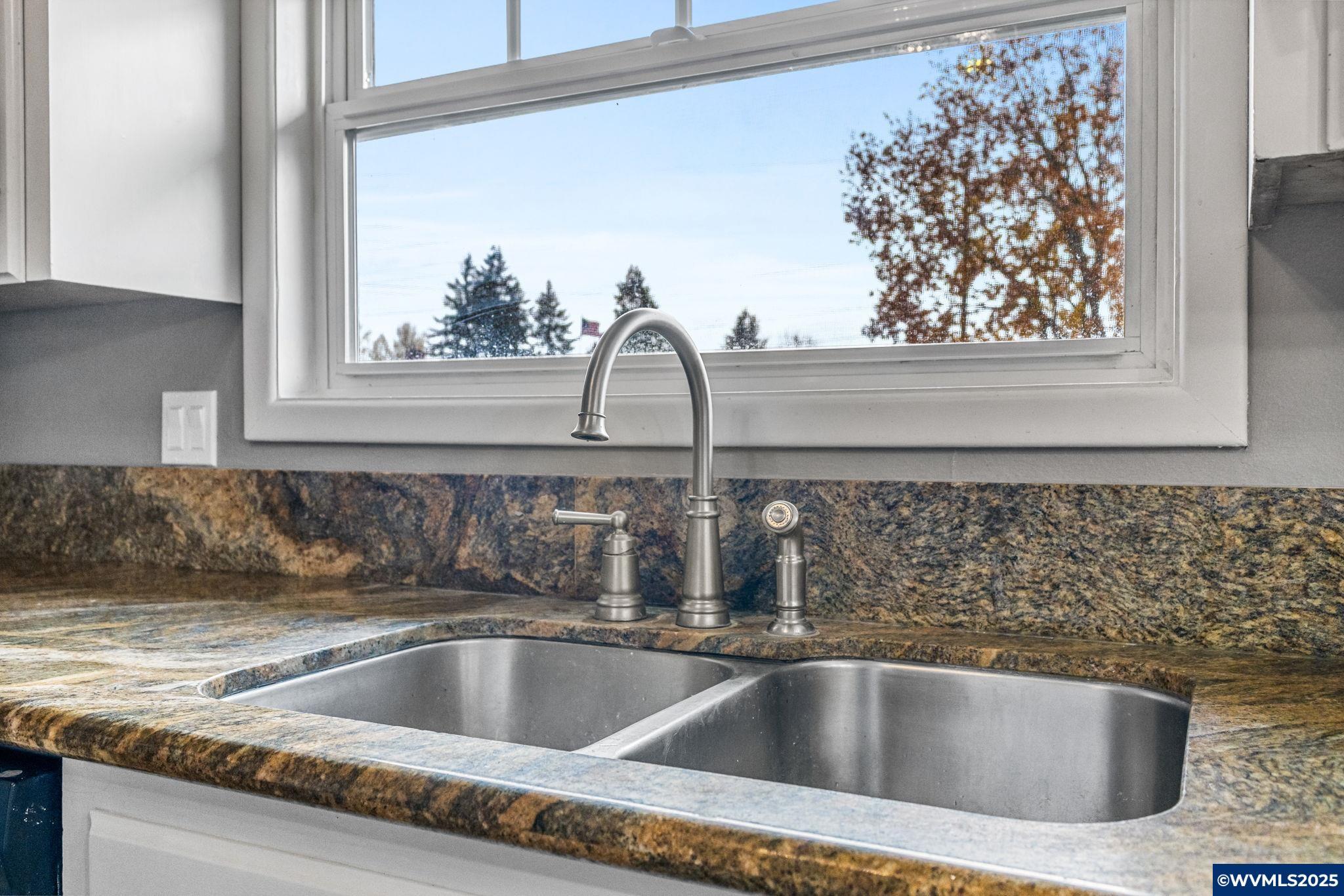 Keizer, Oregon, 97303, United States, 3 Bedrooms Bedrooms, ,2 BathroomsBathrooms,Residential,For Sale,1989311