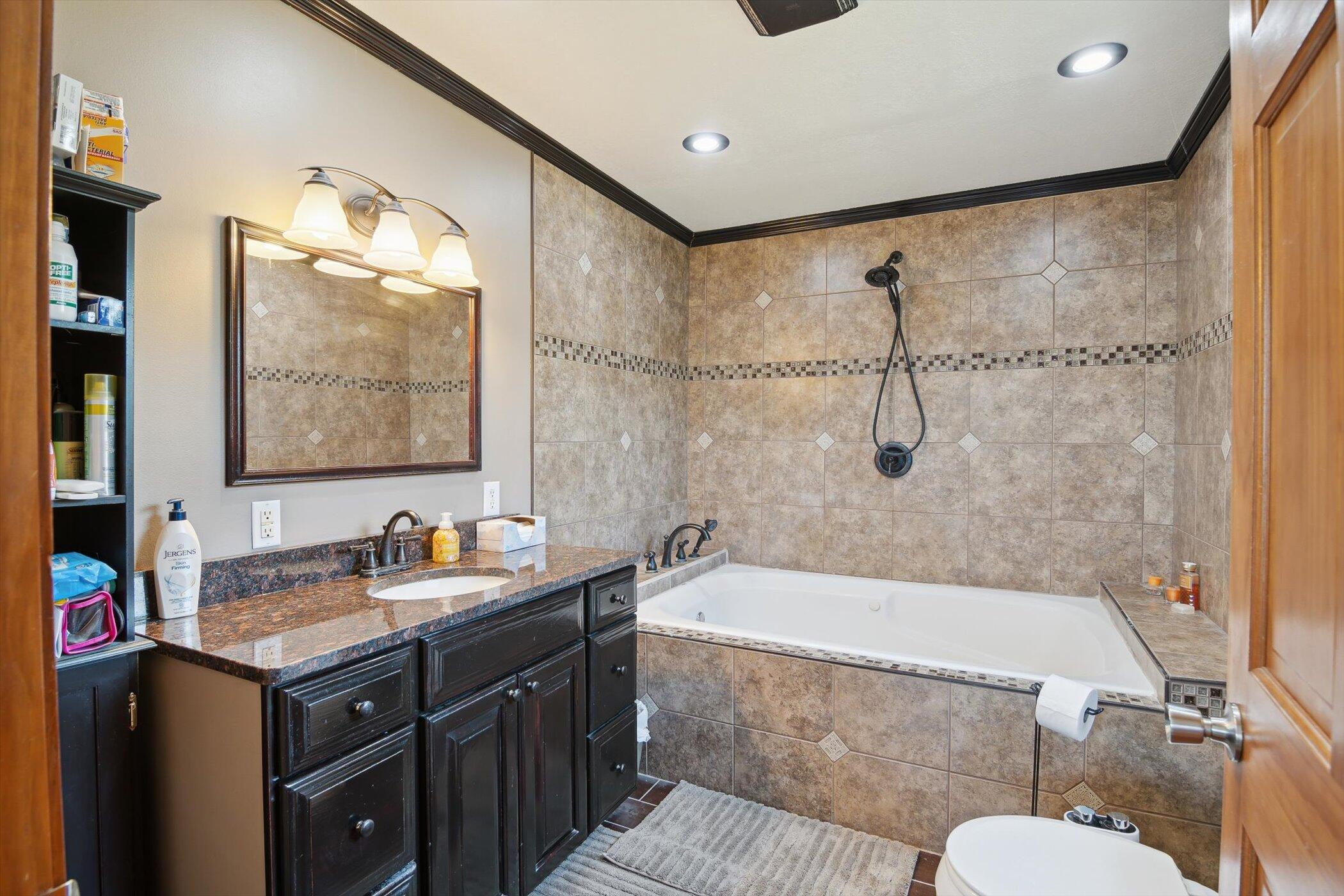 Hillsdale, Michigan, 49242, United States, 6 Bedrooms Bedrooms, ,4 BathroomsBathrooms,Residential,For Sale,1974672