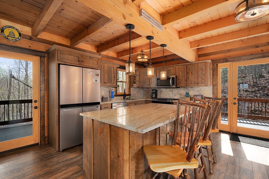 Blue Ridge, Georgia, 30513, United States, 4 Bedrooms Bedrooms, ,3 BathroomsBathrooms,Residential,For Sale,1762405