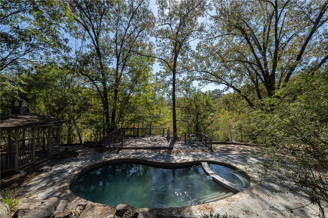 Fayetteville, Arkansas, 72703, United States, 3 Bedrooms Bedrooms, ,3 BathroomsBathrooms,Residential,For Sale,1989133