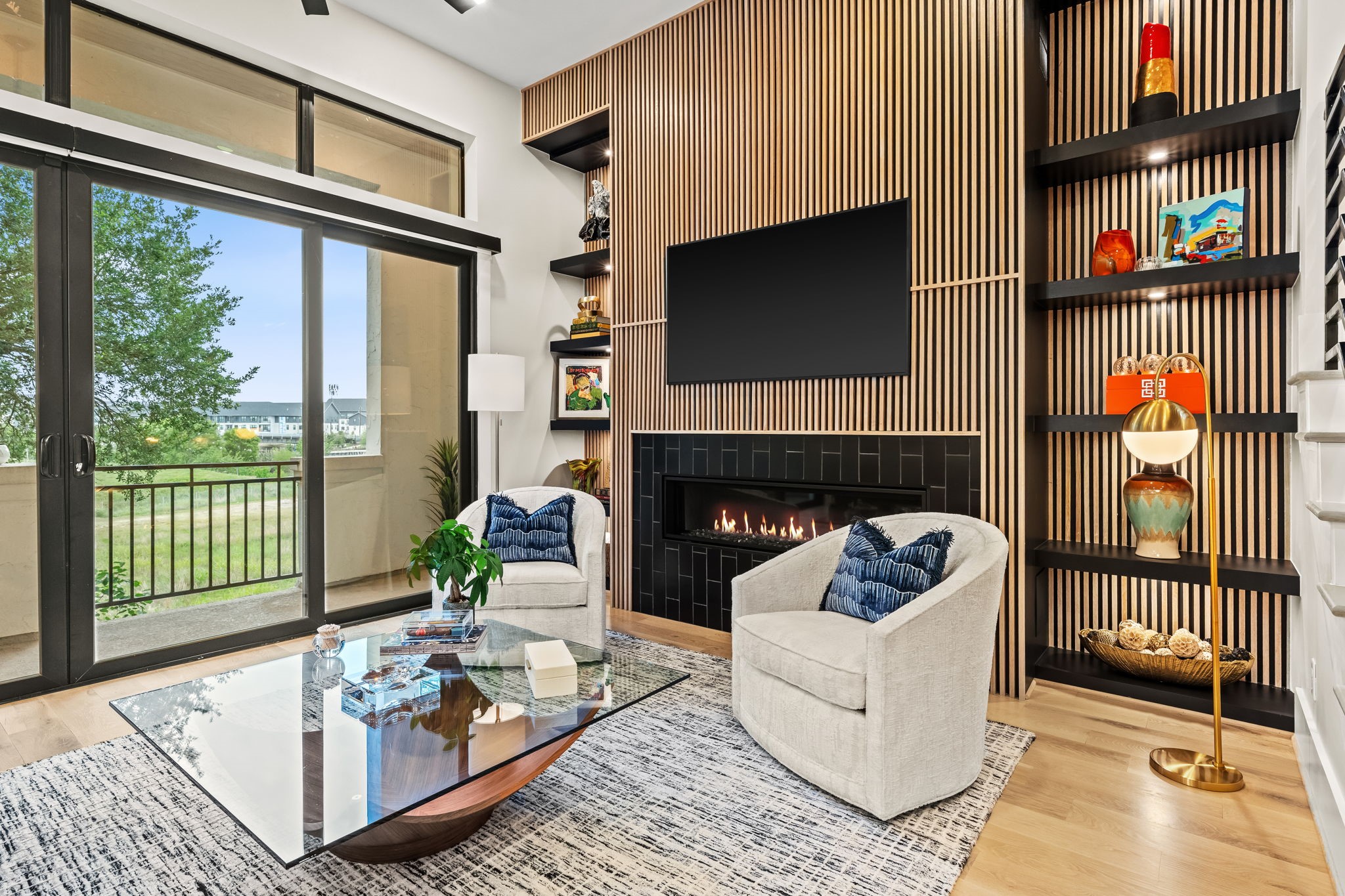  611 N Live Oak Street - 物件實景
