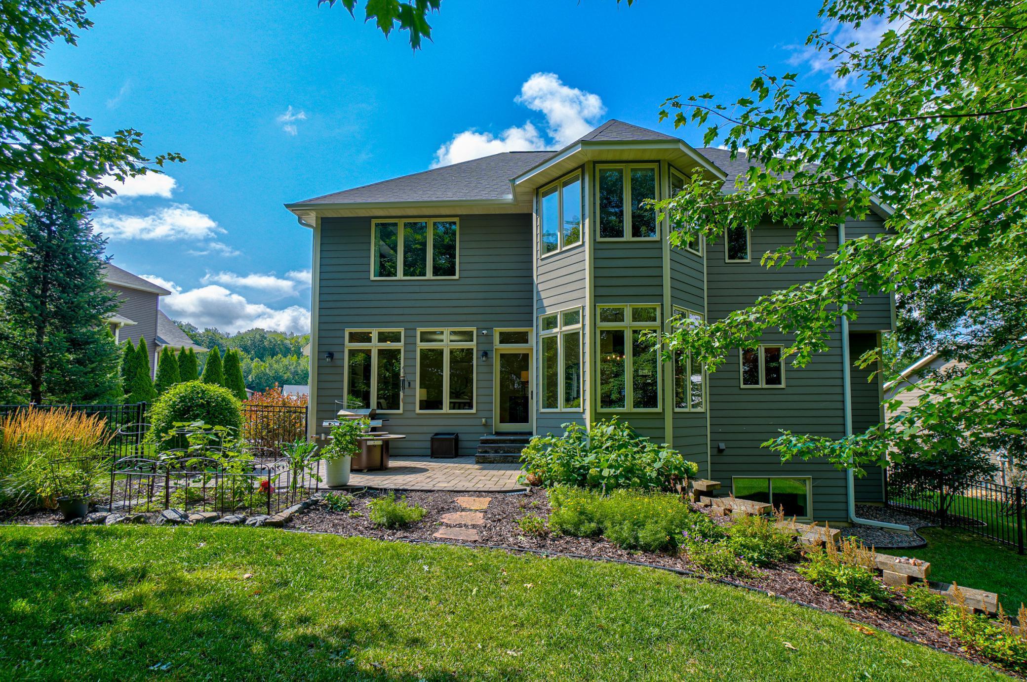 Eau Claire, Wisconsin, 54701, United States, 6 Bedrooms Bedrooms, ,2 BathroomsBathrooms,Residential,For Sale,1992855