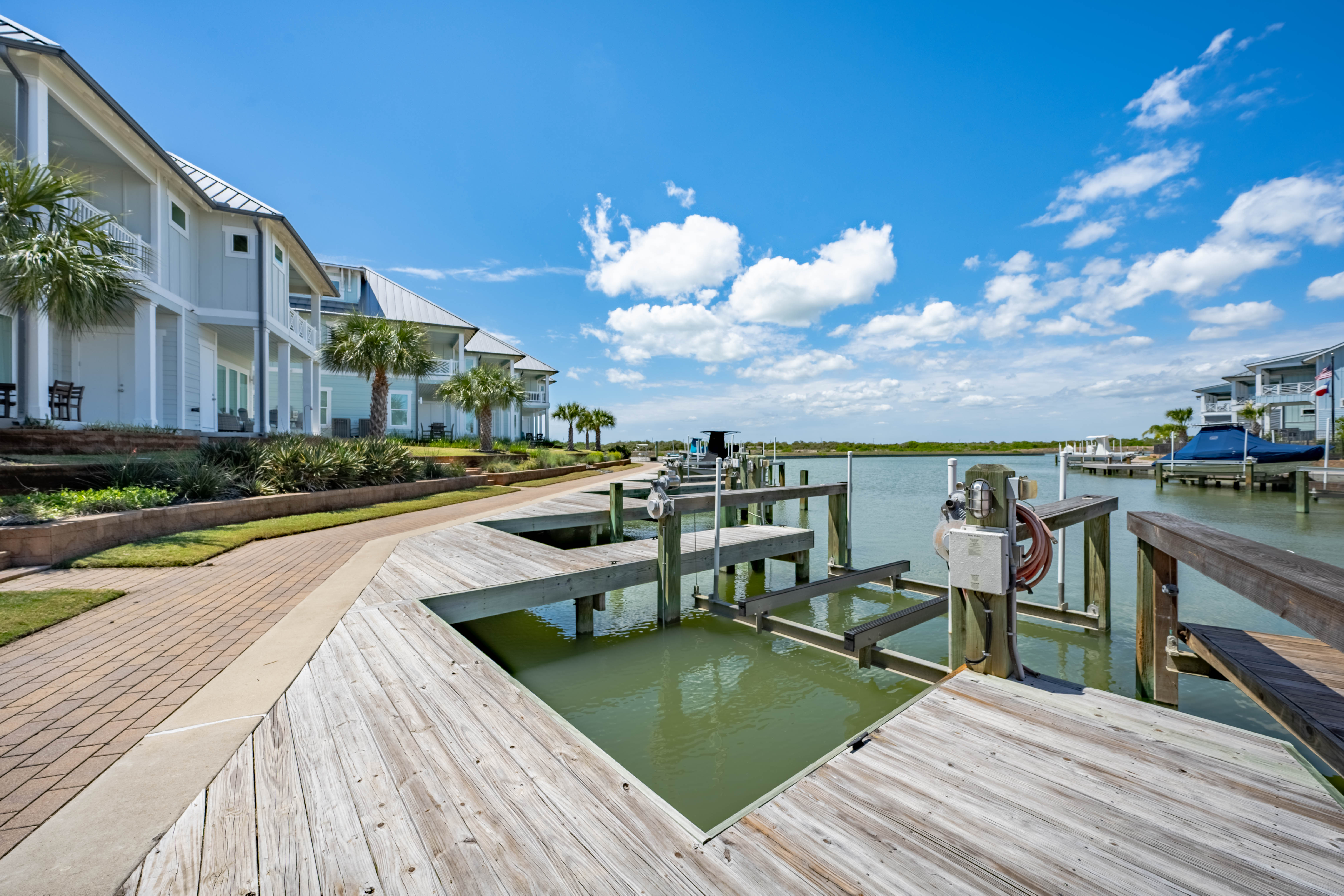  Relaxing 4BR Waterfront Condo - 物件實景