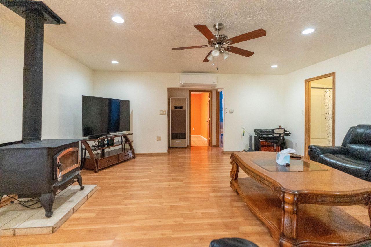 Los Ranchos, New Mexico, 87114, United States, 4 Bedrooms Bedrooms, ,5 BathroomsBathrooms,Residential,For Sale,1720943