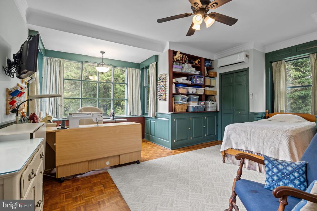 Lansdowne, Pennsylvania, 19050, United States, 5 Bedrooms Bedrooms, ,3 BathroomsBathrooms,Residential,For Sale,1926052