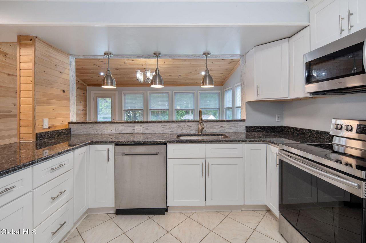 Guilderland, New York, 12303, United States, 4 Bedrooms Bedrooms, ,3 BathroomsBathrooms,Residential,For Sale,1891767