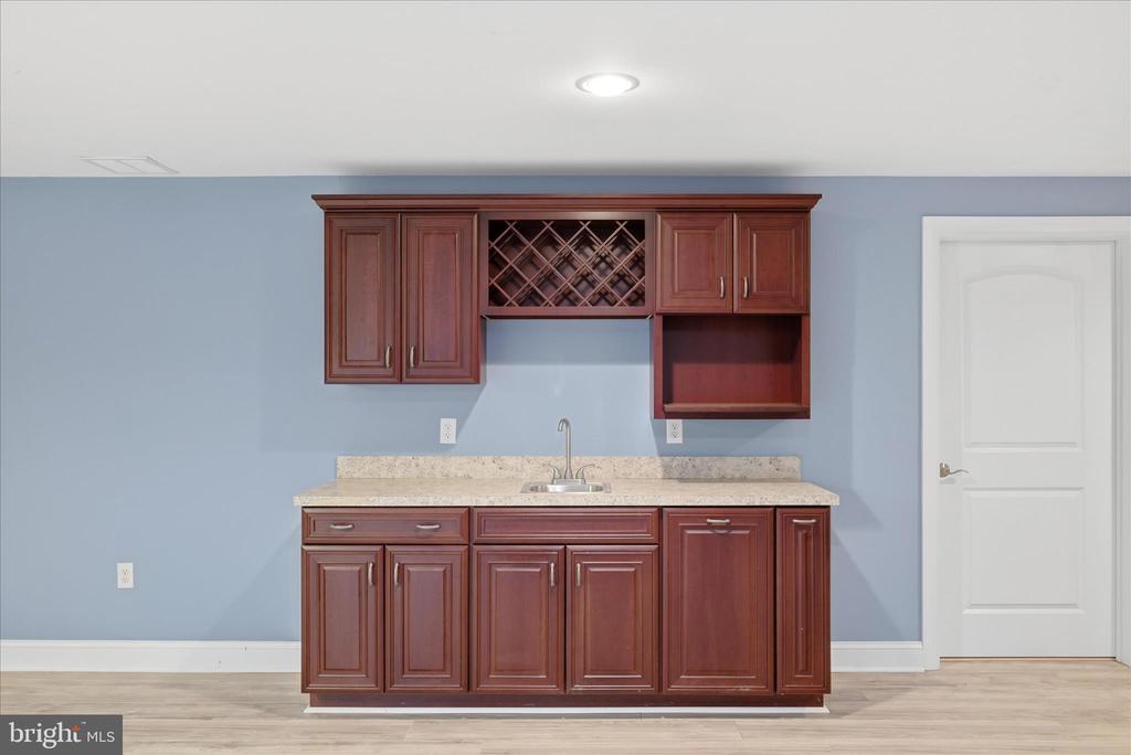 Winchester, Virginia, 22602, United States, 6 Bedrooms Bedrooms, ,5 BathroomsBathrooms,Residential,For Sale,2032756