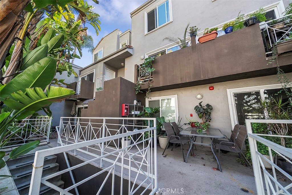 Burbank, California, 91505, United States, 1 Bedroom Bedrooms, ,1 BathroomBathrooms,Residential,For Sale,2009729