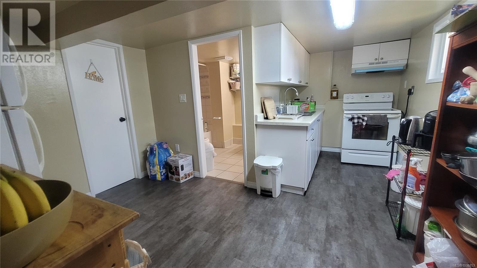 SAANICH, British Columbia, V9A 1B8, CA, 5 Bedrooms Bedrooms, ,2 BathroomsBathrooms,Residential,For Sale,1951080