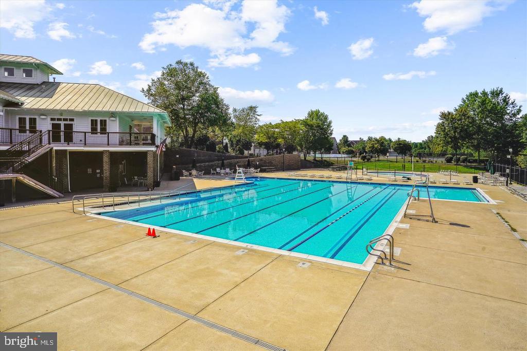 Fredericksburg, Virginia, 22405, United States, 5 Bedrooms Bedrooms, ,3 BathroomsBathrooms,Residential,For Sale,1987075