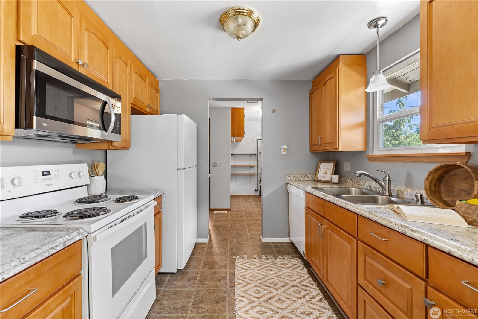 Seatac, Washington, 98188, United States, 3 Bedrooms Bedrooms, ,2 BathroomsBathrooms,Residential,For Sale,1905826