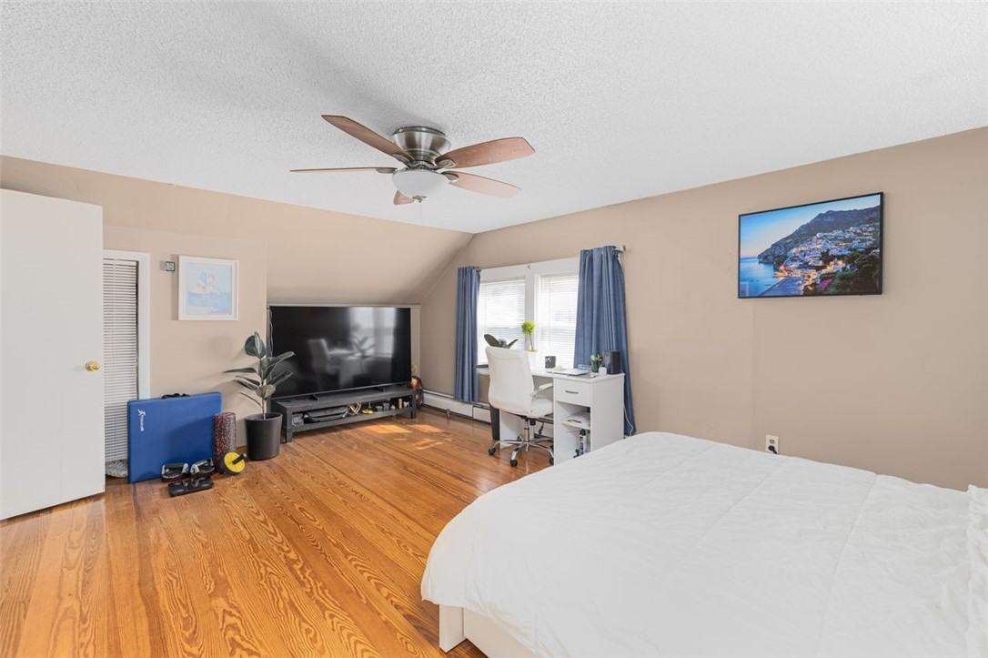 Cranston, Rhode Island, 02910, United States, 3 Bedrooms Bedrooms, ,3 BathroomsBathrooms,Residential,For Sale,1969292