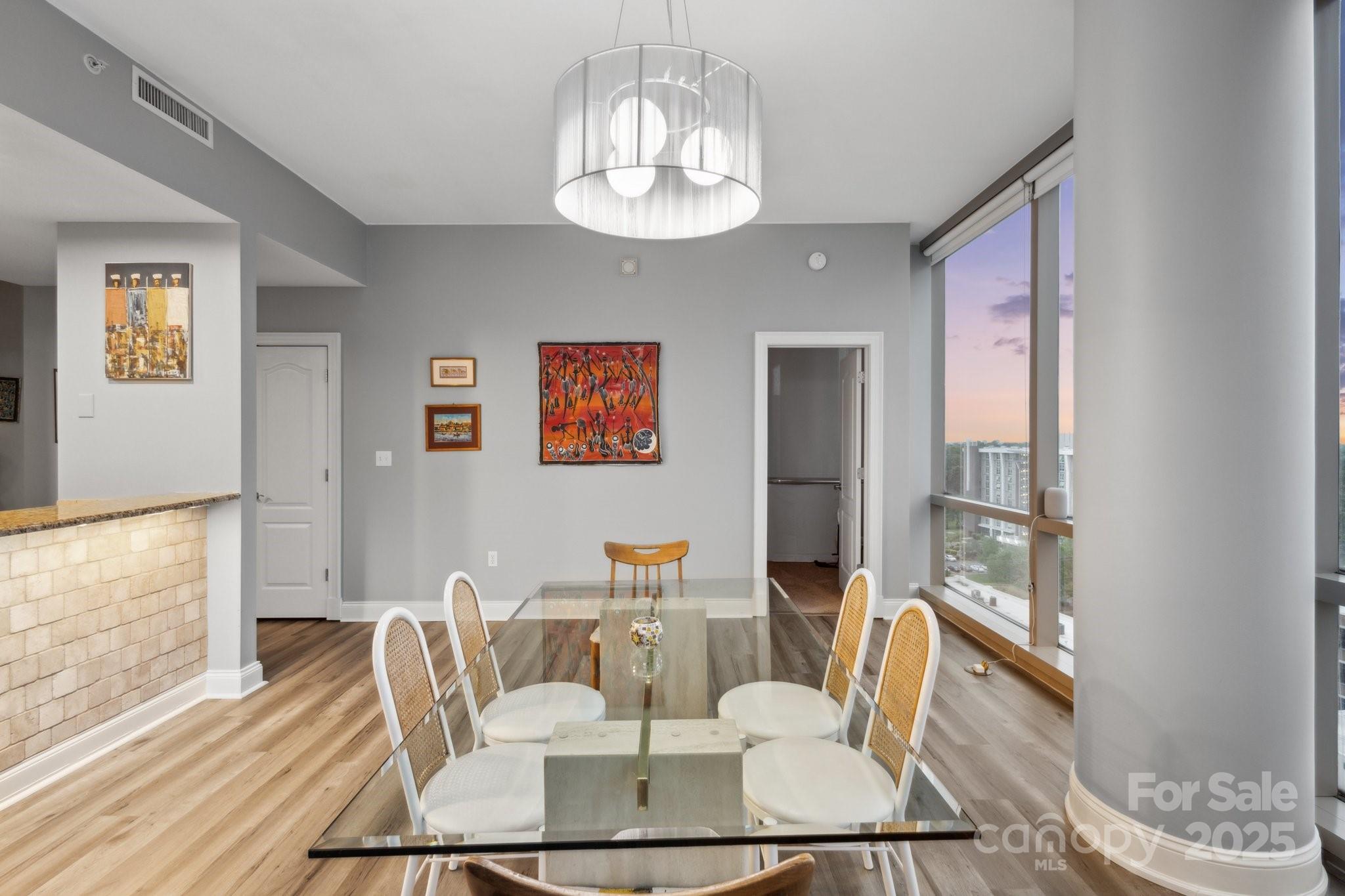Charlotte, North Carolina, 28203, United States, 2 Bedrooms Bedrooms, ,2 BathroomsBathrooms,Residential,For Sale,1794161