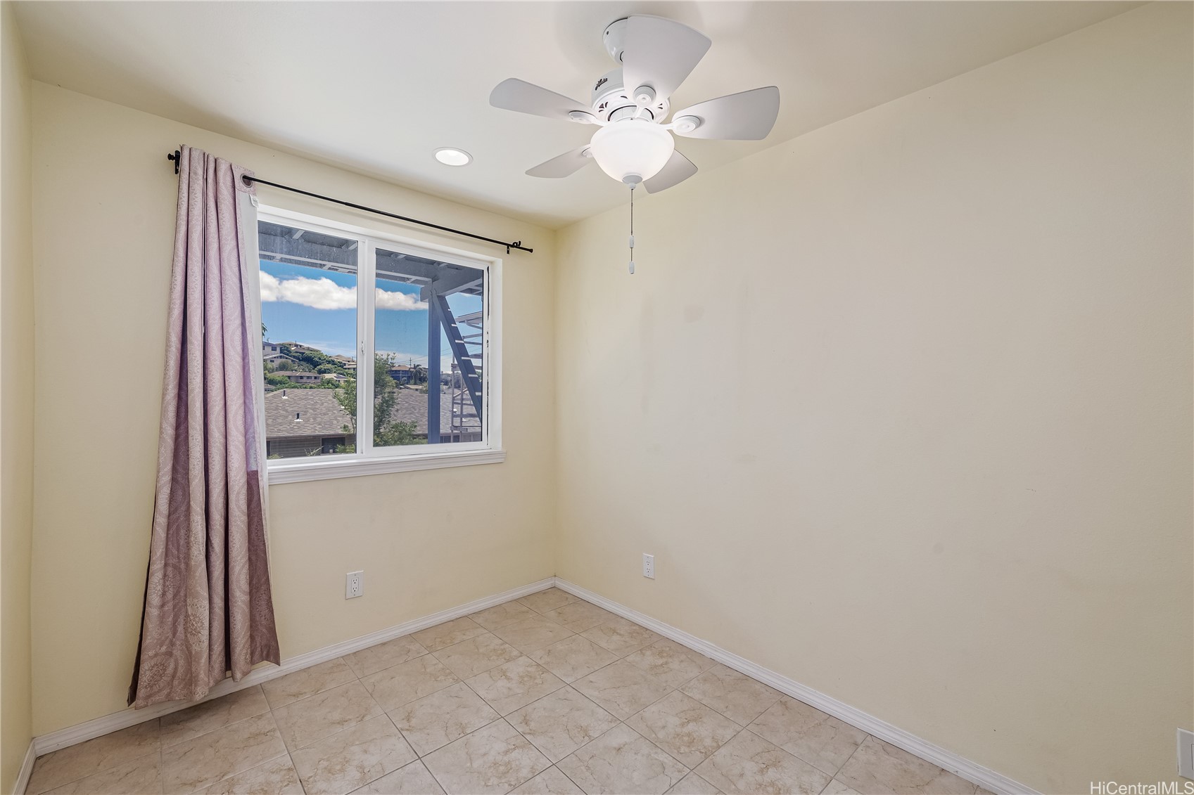 Honolulu, Hawaii, 96817, United States, 4 Bedrooms Bedrooms, ,2 BathroomsBathrooms,Residential,For Sale,1988231