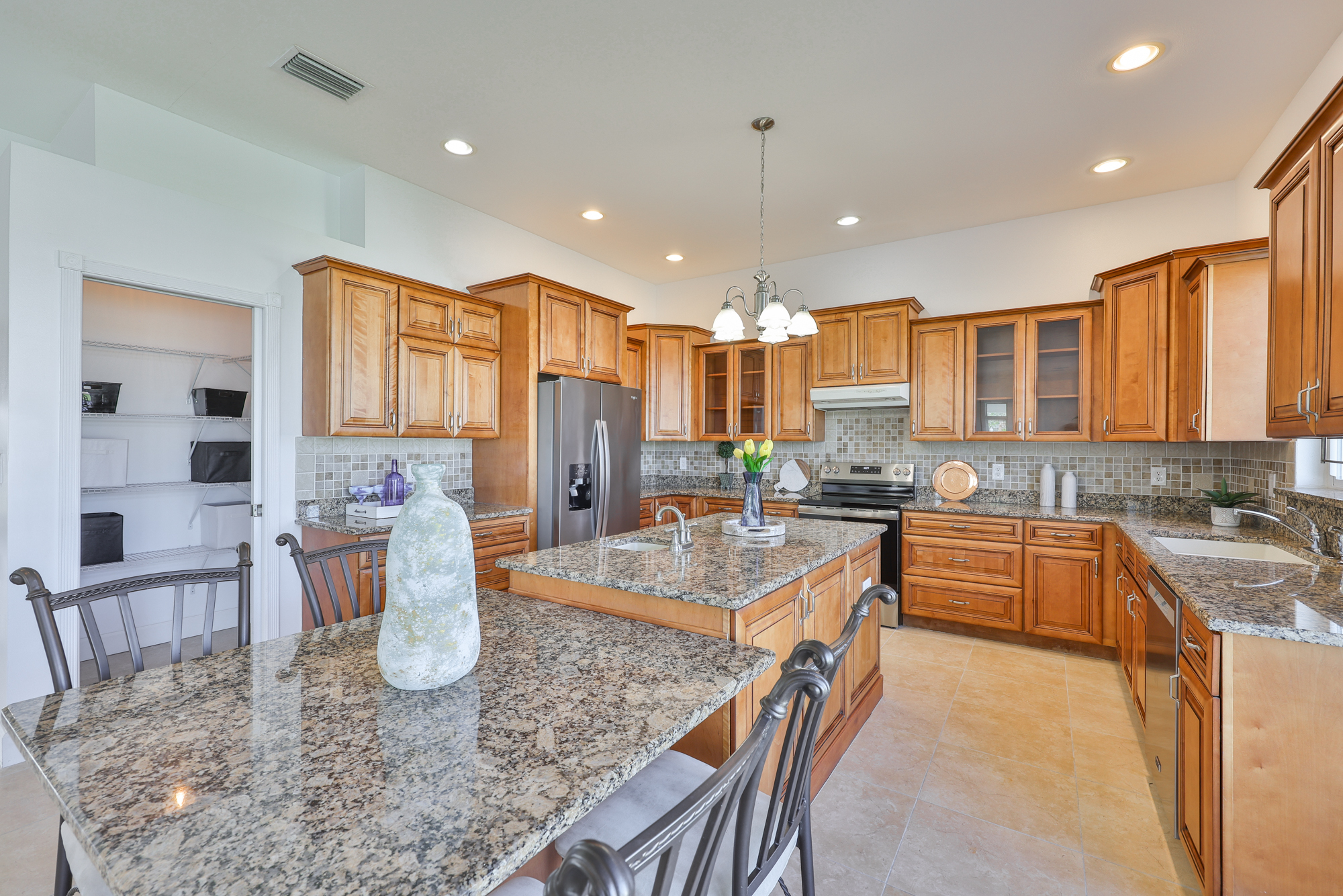 Treasure Island, Florida, 33706, United States, 3 Bedrooms Bedrooms, ,2 BathroomsBathrooms,Residential,For Sale,1982782