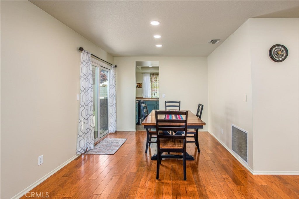 Redlands, California, 92374, United States, 3 Bedrooms Bedrooms, ,2 BathroomsBathrooms,Residential,For Sale,1936879