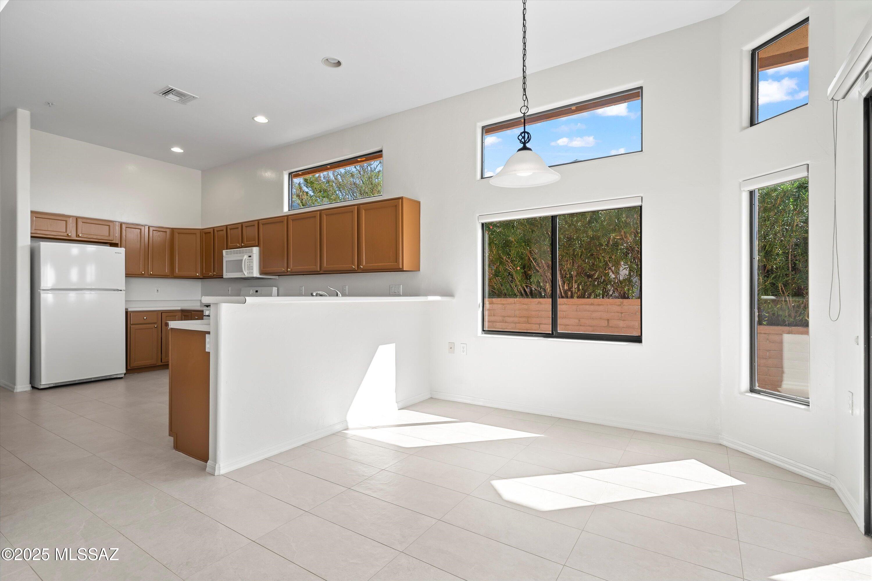 Green Valley, Arizona, 85614, United States, 2 Bedrooms Bedrooms, ,3 BathroomsBathrooms,Residential,For Sale,1971265